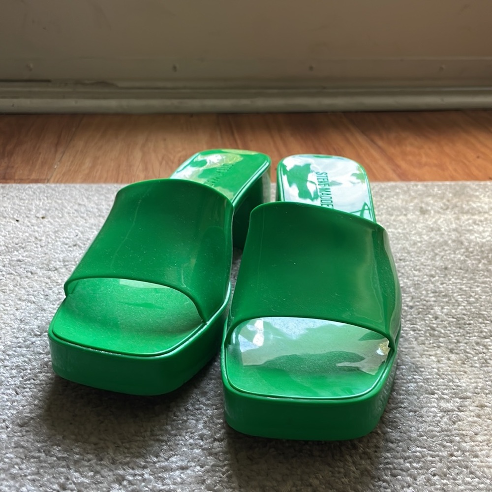 Green Steve Madden Sandals - Picture 2 of 4